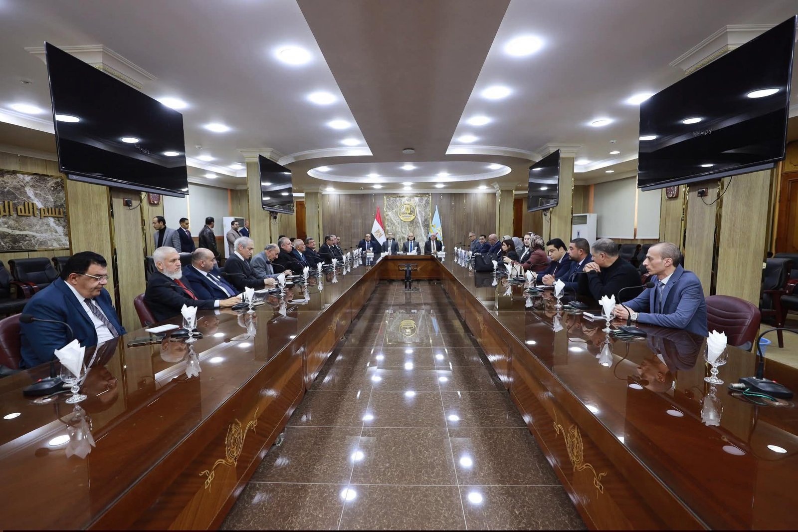 النائب عزت عبدالرحمن يشارك في لقاء محافظ كفرالشيخ لدعم ملفات التنمية وتسريع المشروعات